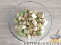 Салат из баклажанов с помидорами и луком