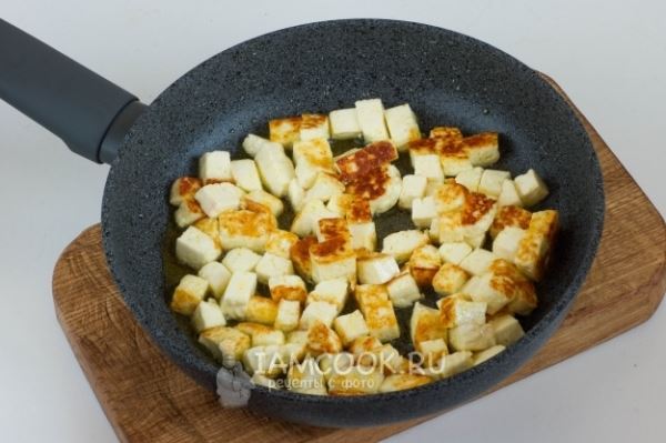 Подливка из сыра и горошка