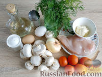 Салат с запеченным куриным филе и яичными блинчиками