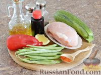 Теплый салат из курицы и овощей