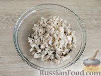 Салат с куриным филе и грибами