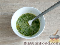 Салат с запеченным куриным филе и яичными блинчиками